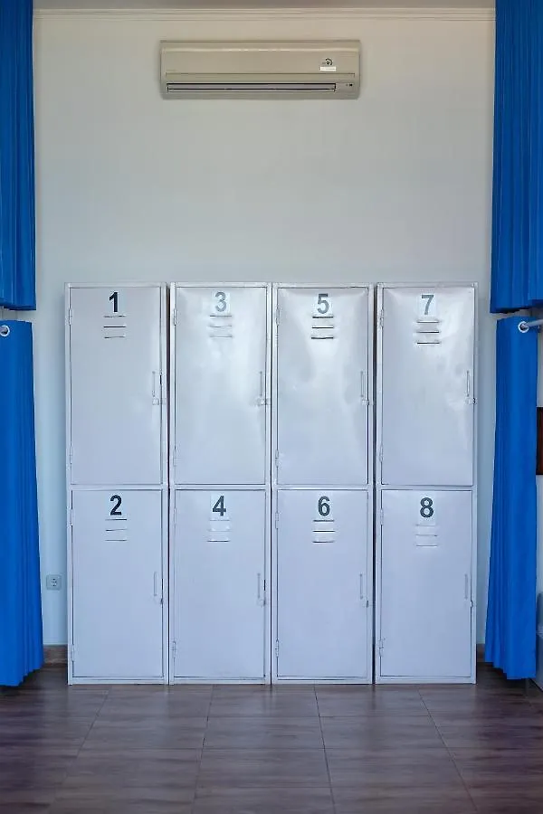 Albergue Dip & Doze Living Canggu Hostal