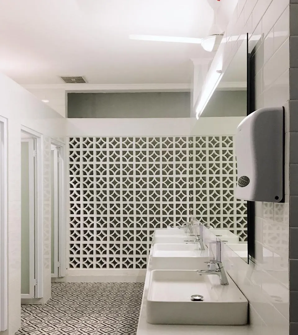 Hostal Albergue Dip & Doze Living Canggu
