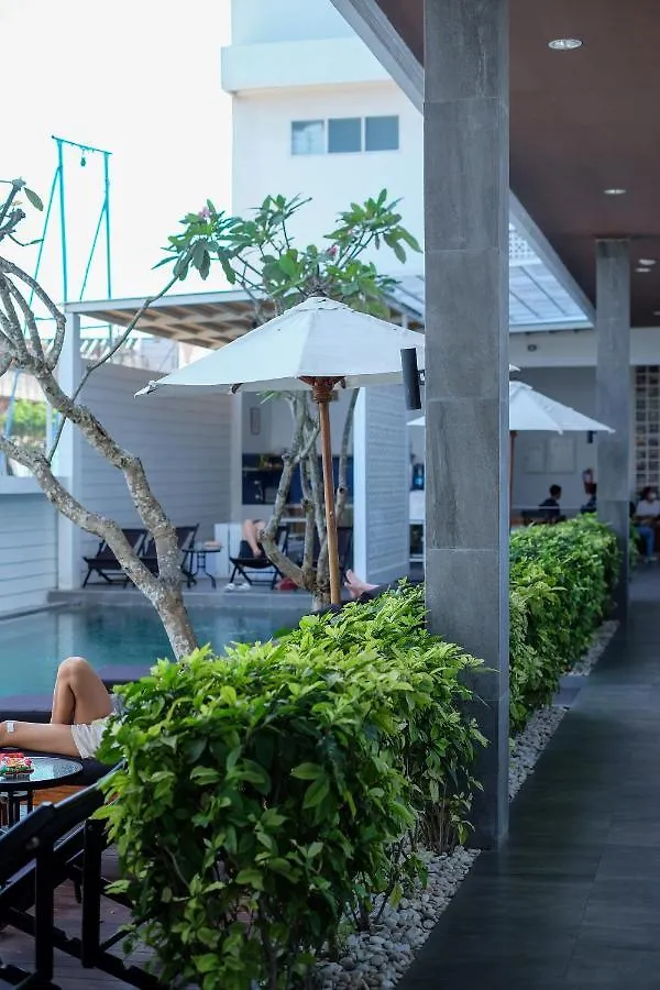 **  Dip & Doze Boutique Hostel Canggu  Indonesia