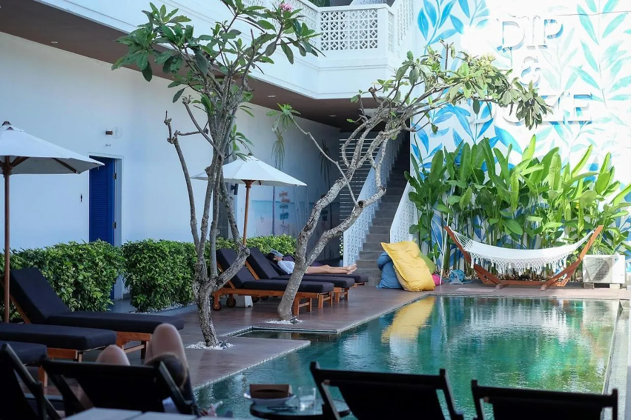 Dip & Doze Boutique Hostel Canggu